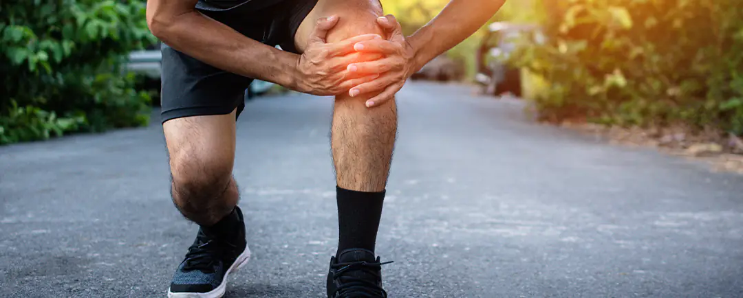 ¿Por qué me truenan las rodillas?